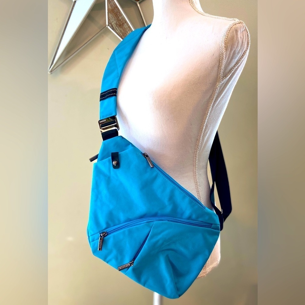 OSOCE Unisex Blue Waterproof, anti-theft Crossbody/Sling/ Messenger Bag-Size Lg